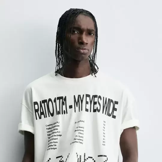 T-Shirt with graphic
